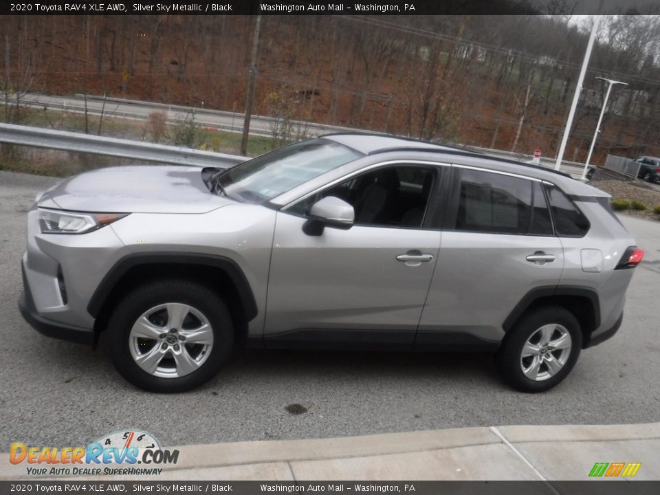 2020 Toyota RAV4 XLE AWD Silver Sky Metallic / Black Photo #14