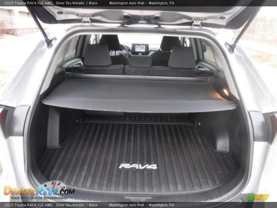2020 Toyota RAV4 XLE AWD Silver Sky Metallic / Black Photo #32