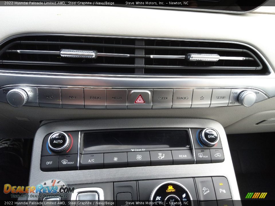 Controls of 2022 Hyundai Palisade Limited AWD Photo #30