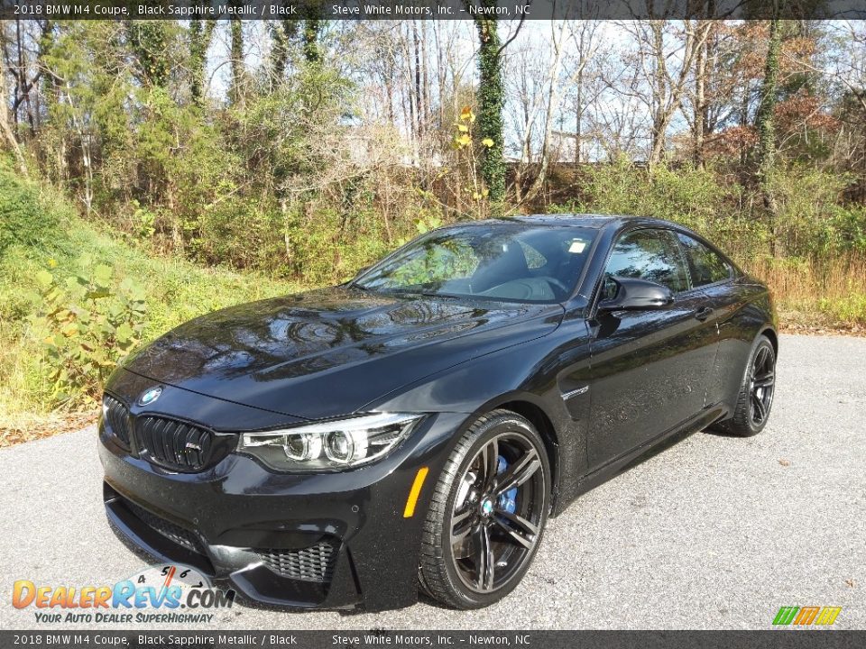 Front 3/4 View of 2018 BMW M4 Coupe Photo #2