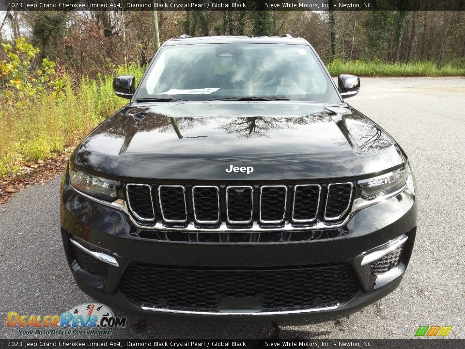 2023 Jeep Grand Cherokee Limited 4x4 Diamond Black Crystal Pearl / Global Black Photo #3