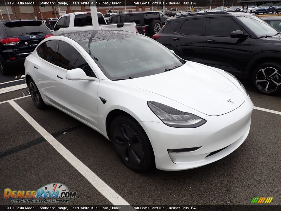 Front 3/4 View of 2019 Tesla Model 3 Standard Range Photo #3