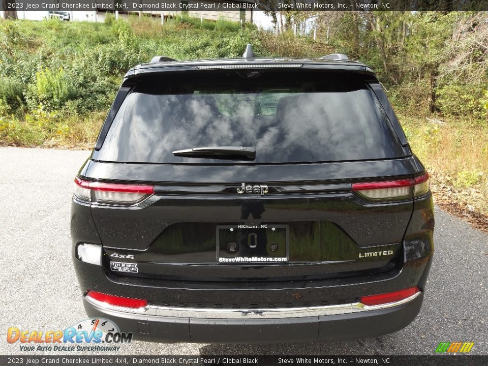 2023 Jeep Grand Cherokee Limited 4x4 Diamond Black Crystal Pearl / Global Black Photo #7