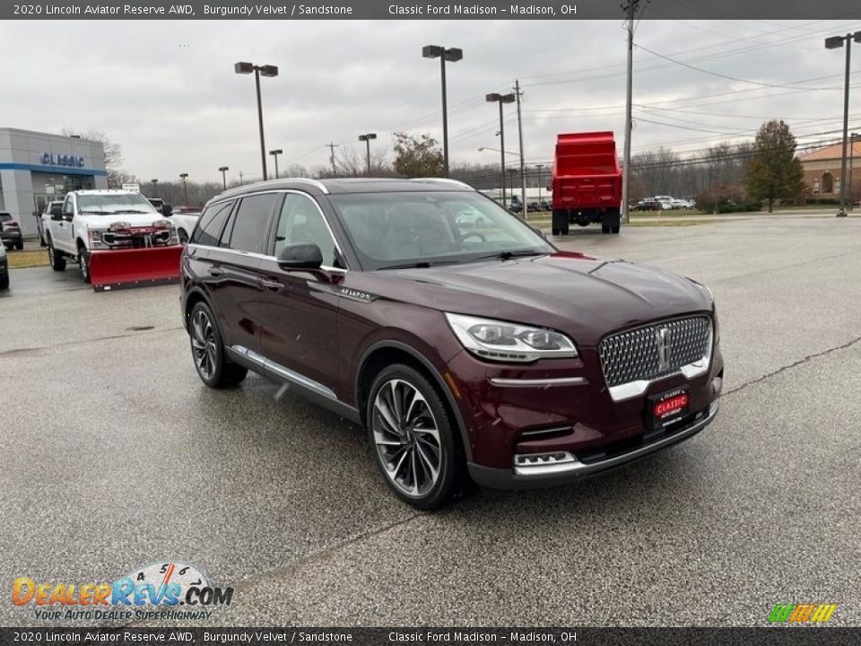 Front 3/4 View of 2020 Lincoln Aviator Reserve AWD Photo #3