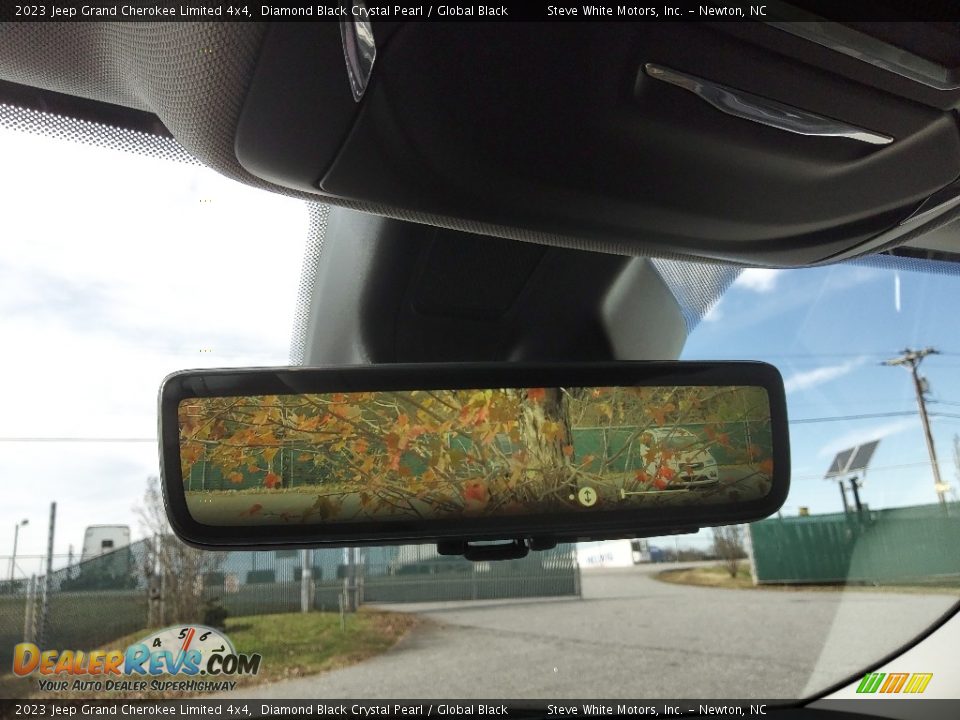 2023 Jeep Grand Cherokee Limited 4x4 Diamond Black Crystal Pearl / Global Black Photo #29