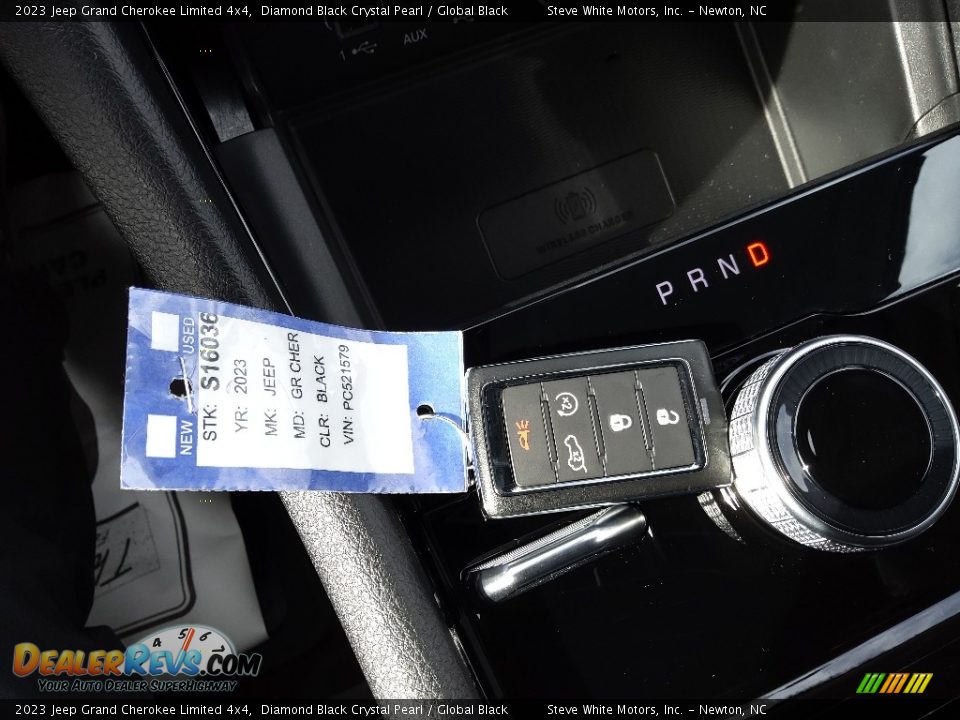 2023 Jeep Grand Cherokee Limited 4x4 Diamond Black Crystal Pearl / Global Black Photo #32