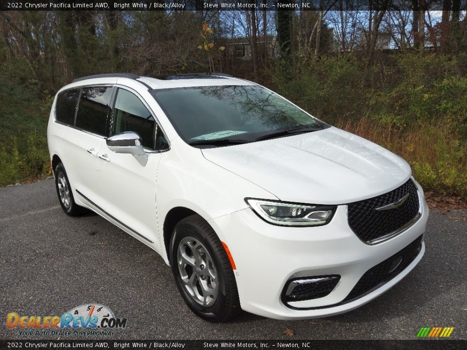 2022 Chrysler Pacifica Limited AWD Bright White / Black/Alloy Photo #4