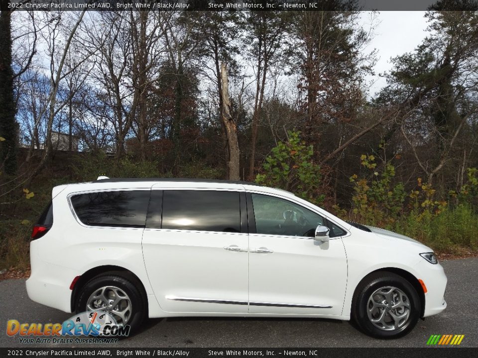 2022 Chrysler Pacifica Limited AWD Bright White / Black/Alloy Photo #5