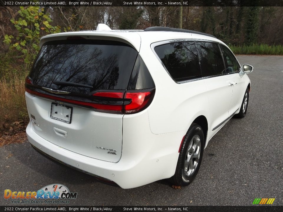 2022 Chrysler Pacifica Limited AWD Bright White / Black/Alloy Photo #6