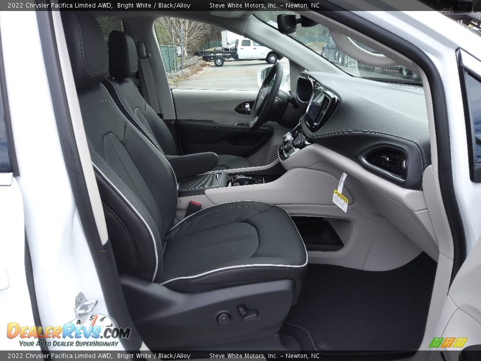 2022 Chrysler Pacifica Limited AWD Bright White / Black/Alloy Photo #19