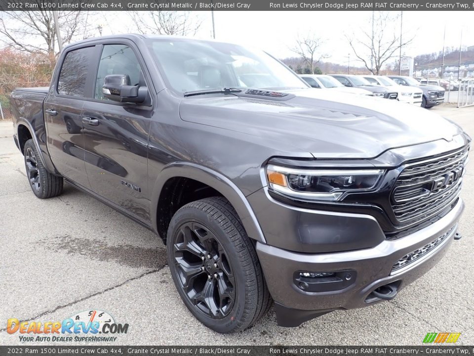Front 3/4 View of 2022 Ram 1500 Limited Crew Cab 4x4 Photo #7
