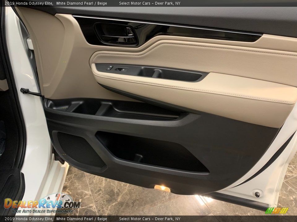 2019 Honda Odyssey Elite White Diamond Pearl / Beige Photo #14