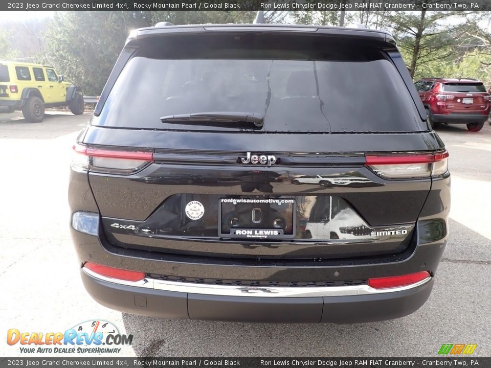 2023 Jeep Grand Cherokee Limited 4x4 Rocky Mountain Pearl / Global Black Photo #4