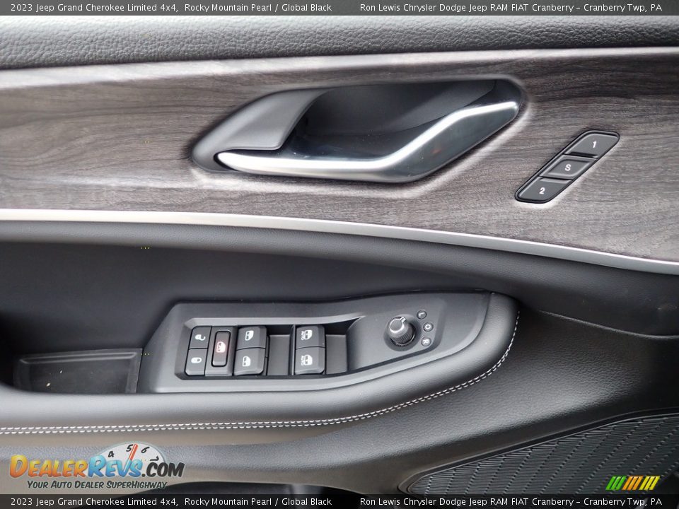 2023 Jeep Grand Cherokee Limited 4x4 Rocky Mountain Pearl / Global Black Photo #19