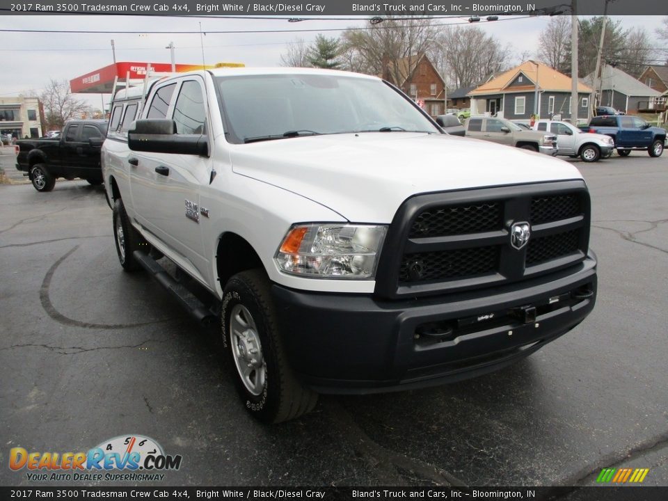 2017 Ram 3500 Tradesman Crew Cab 4x4 Bright White / Black/Diesel Gray Photo #5