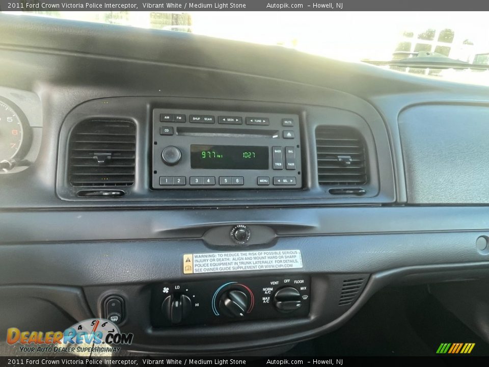 Controls of 2011 Ford Crown Victoria Police Interceptor Photo #9