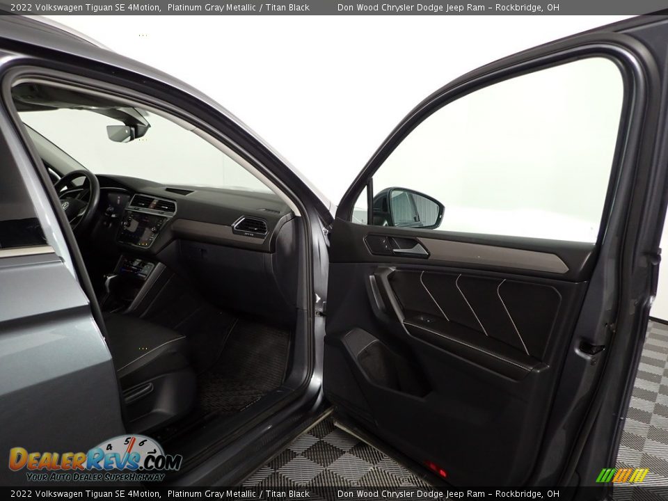 2022 Volkswagen Tiguan SE 4Motion Platinum Gray Metallic / Titan Black Photo #28