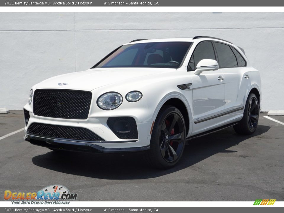 Front 3/4 View of 2021 Bentley Bentayga V8 Photo #8