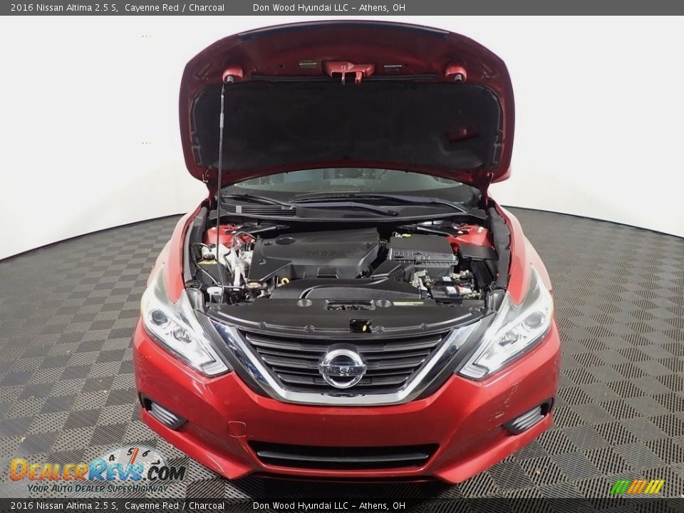2016 Nissan Altima 2.5 S Cayenne Red / Charcoal Photo #4