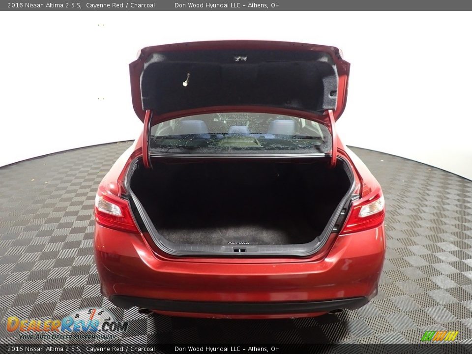 2016 Nissan Altima 2.5 S Cayenne Red / Charcoal Photo #10