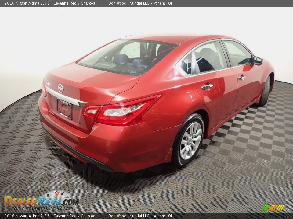 2016 Nissan Altima 2.5 S Cayenne Red / Charcoal Photo #13