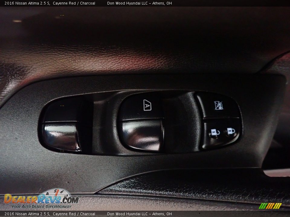 2016 Nissan Altima 2.5 S Cayenne Red / Charcoal Photo #18