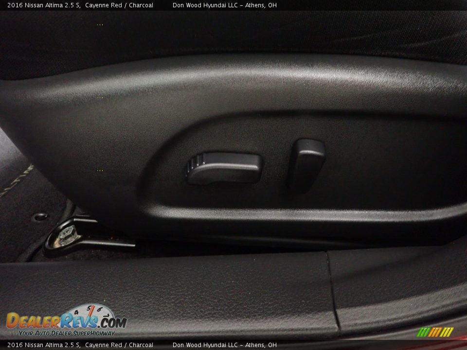 2016 Nissan Altima 2.5 S Cayenne Red / Charcoal Photo #20