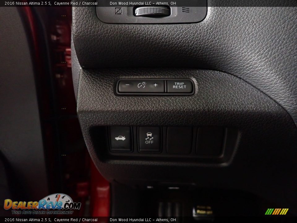 2016 Nissan Altima 2.5 S Cayenne Red / Charcoal Photo #25