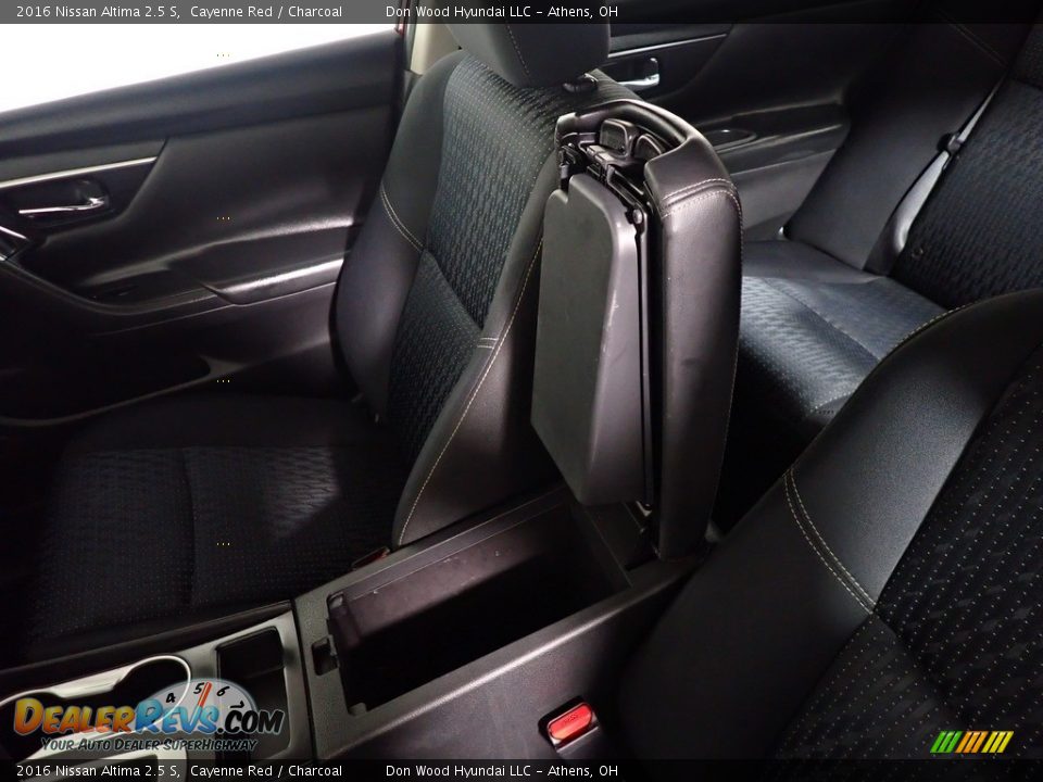 2016 Nissan Altima 2.5 S Cayenne Red / Charcoal Photo #27
