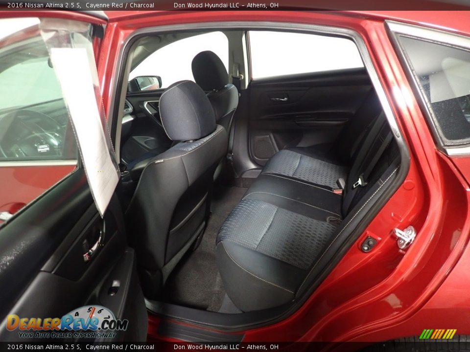 2016 Nissan Altima 2.5 S Cayenne Red / Charcoal Photo #29