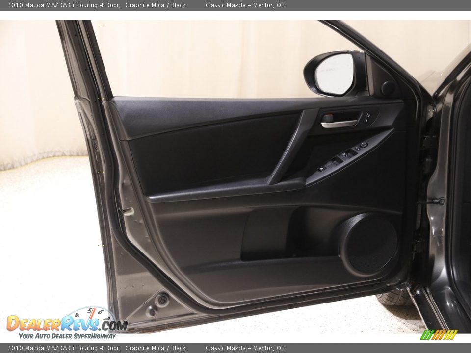 2010 Mazda MAZDA3 i Touring 4 Door Graphite Mica / Black Photo #4