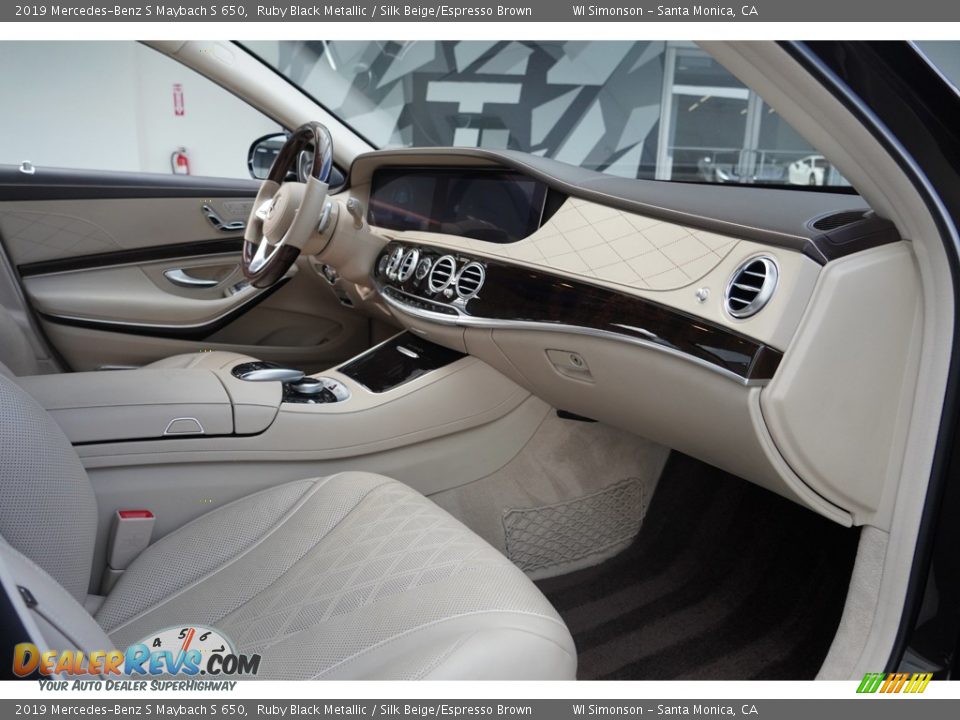 Dashboard of 2019 Mercedes-Benz S Maybach S 650 Photo #34