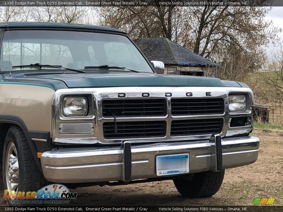 1993 Dodge Ram Truck D250 Extended Cab Emerald Green Pearl Metallic / Gray Photo #4