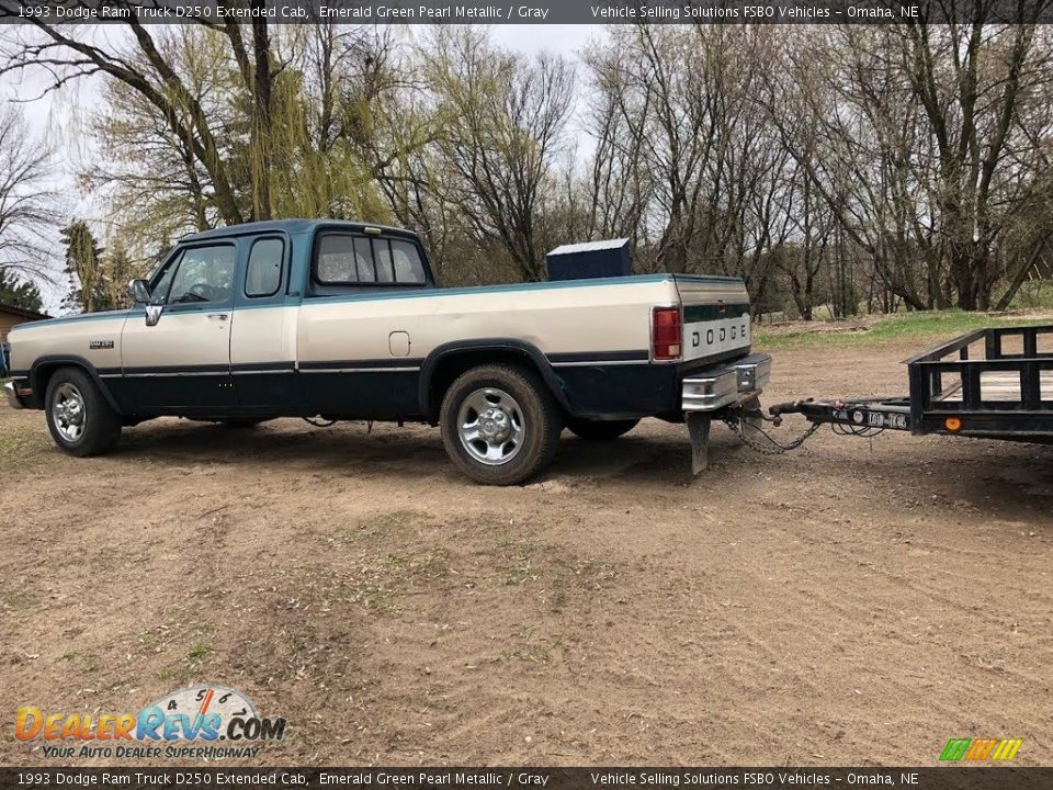 1993 Dodge Ram Truck D250 Extended Cab Emerald Green Pearl Metallic / Gray Photo #5