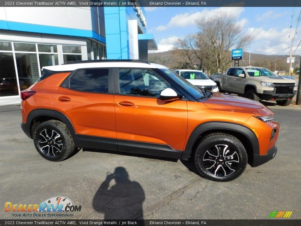 2023 Chevrolet TrailBlazer ACTIV AWD Vivid Orange Metallic / Jet Black Photo #6