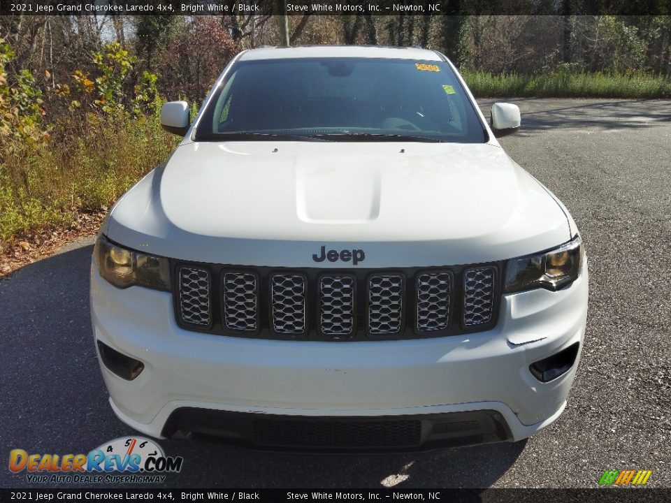 2021 Jeep Grand Cherokee Laredo 4x4 Bright White / Black Photo #4