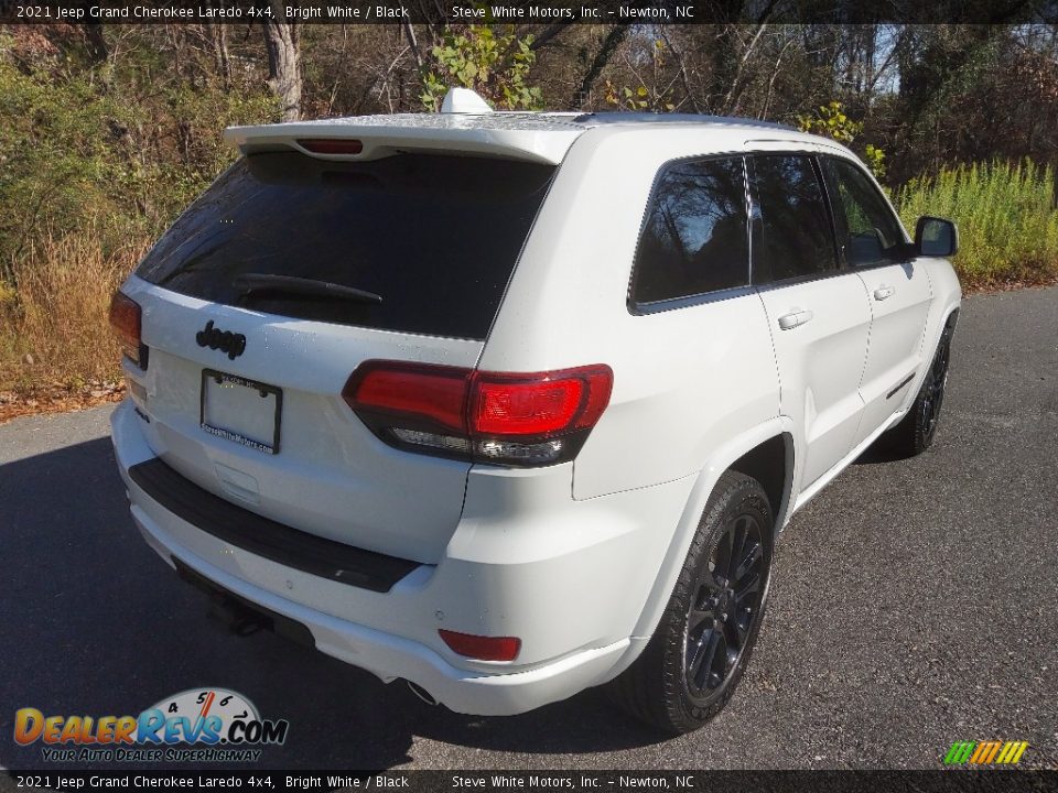 2021 Jeep Grand Cherokee Laredo 4x4 Bright White / Black Photo #8