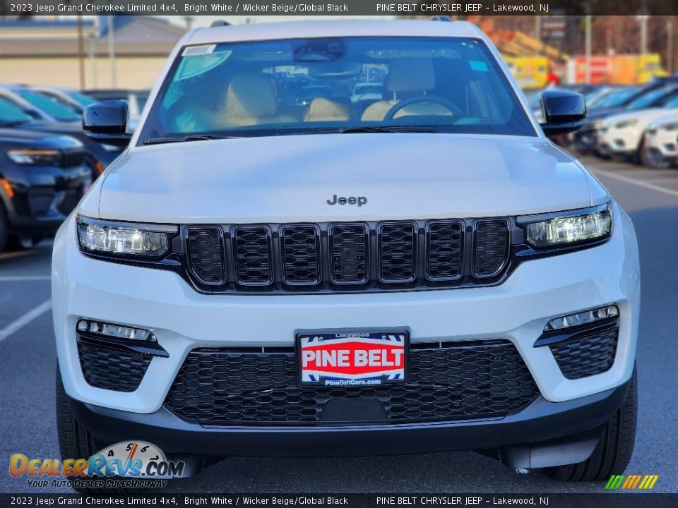 2023 Jeep Grand Cherokee Limited 4x4 Bright White / Wicker Beige/Global Black Photo #2