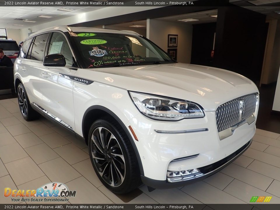 Front 3/4 View of 2022 Lincoln Aviator Reserve AWD Photo #6