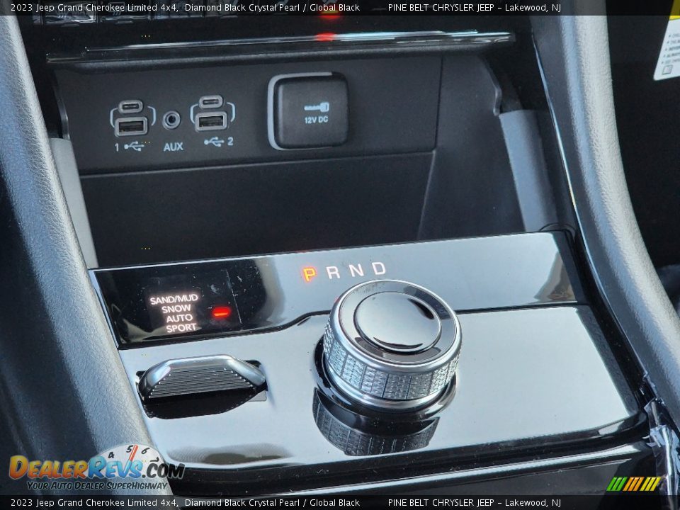 2023 Jeep Grand Cherokee Limited 4x4 Shifter Photo #12