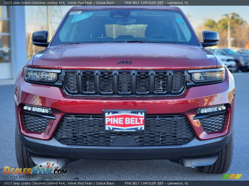 2023 Jeep Grand Cherokee Limited 4x4 Velvet Red Pearl / Global Black Photo #2