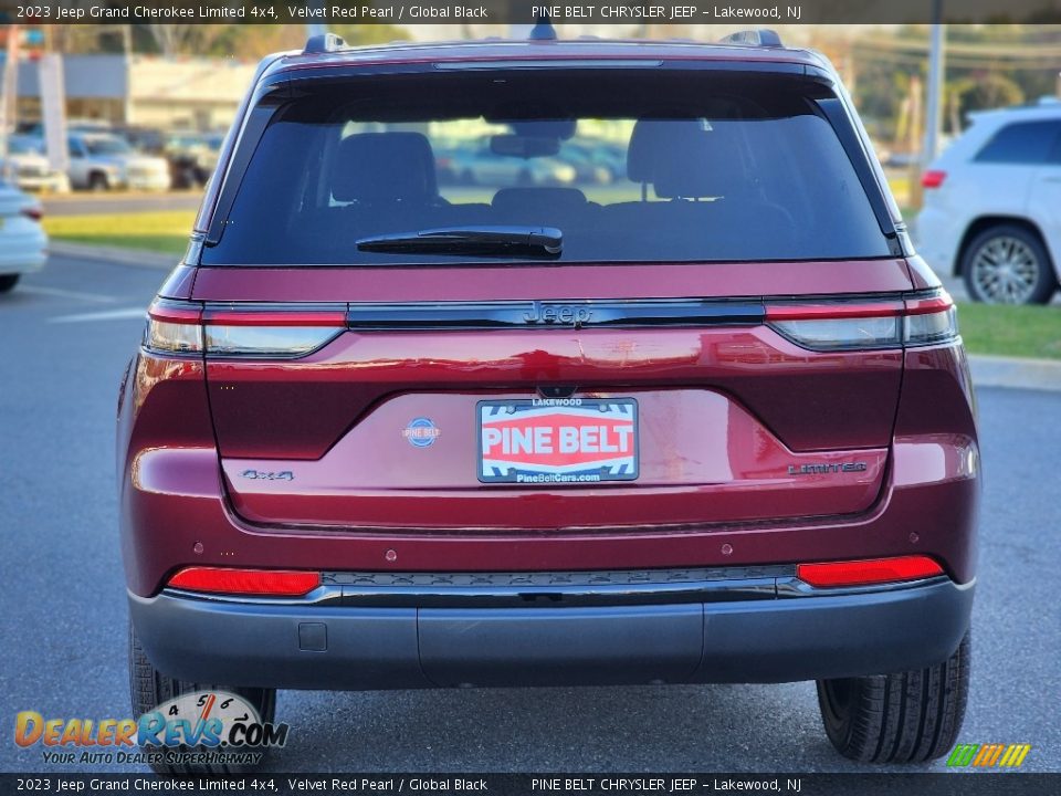 2023 Jeep Grand Cherokee Limited 4x4 Velvet Red Pearl / Global Black Photo #6