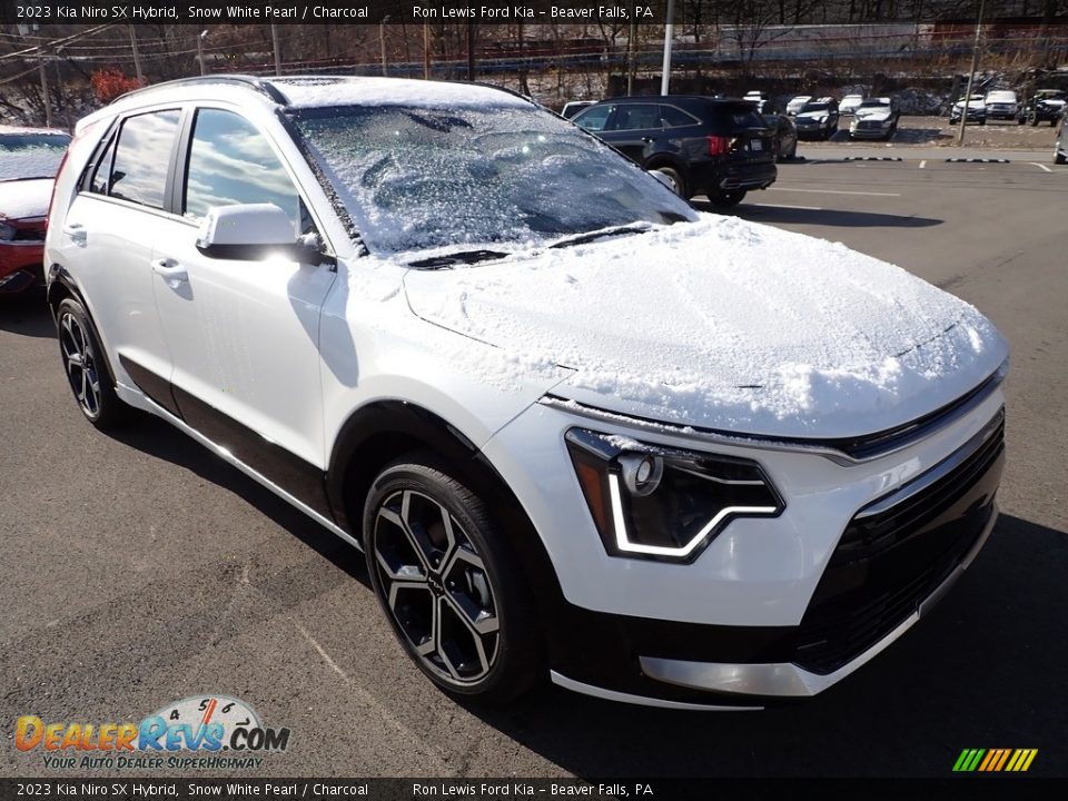 2023 Kia Niro SX Hybrid Snow White Pearl / Charcoal Photo #2