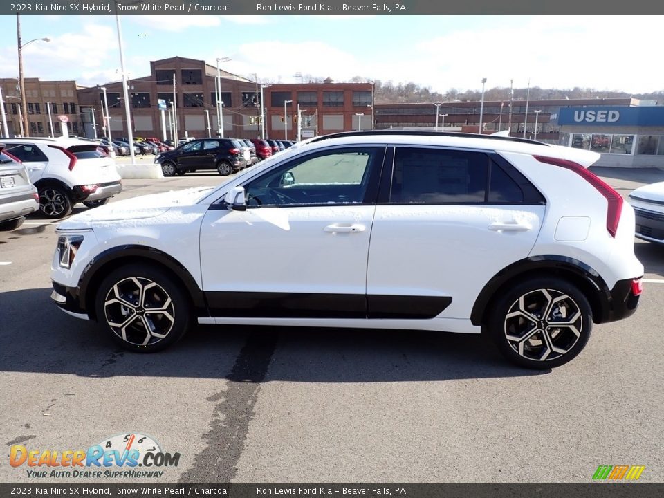 2023 Kia Niro SX Hybrid Snow White Pearl / Charcoal Photo #5