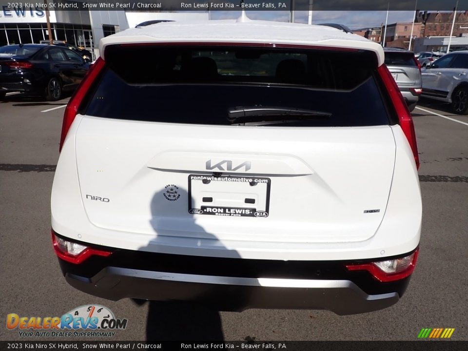 2023 Kia Niro SX Hybrid Snow White Pearl / Charcoal Photo #7