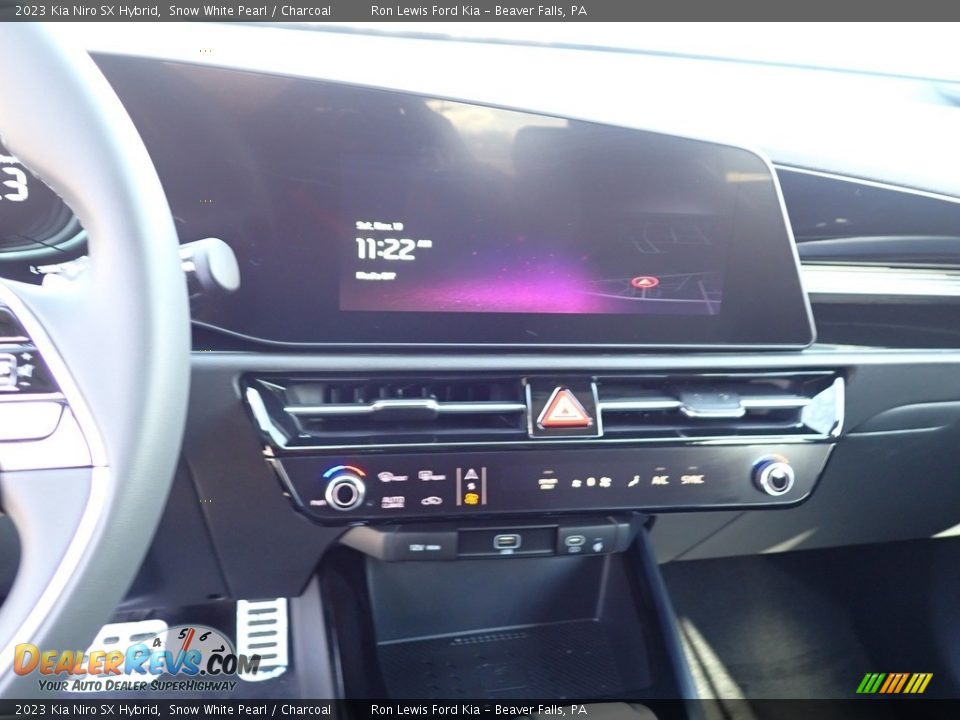 2023 Kia Niro SX Hybrid Snow White Pearl / Charcoal Photo #17