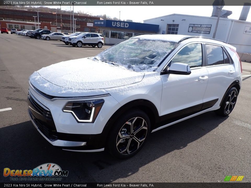 2023 Kia Niro SX Hybrid Snow White Pearl / Charcoal Photo #4