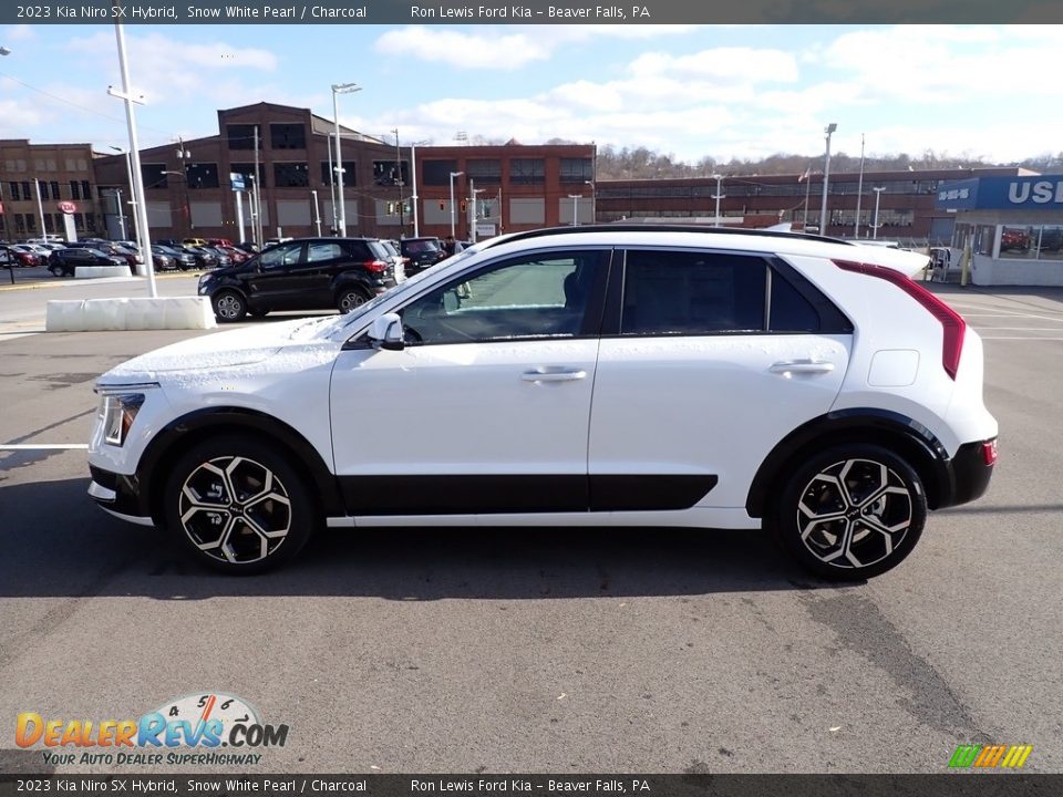 2023 Kia Niro SX Hybrid Snow White Pearl / Charcoal Photo #5