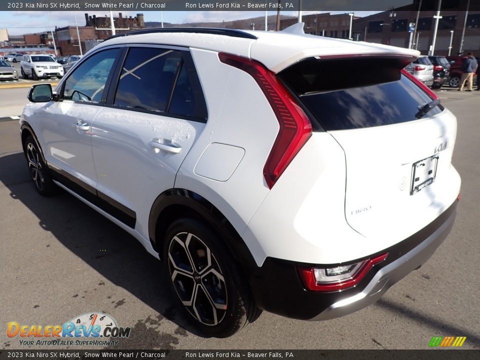 2023 Kia Niro SX Hybrid Snow White Pearl / Charcoal Photo #6