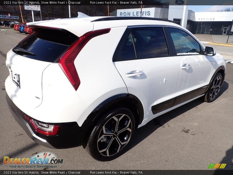 2023 Kia Niro SX Hybrid Snow White Pearl / Charcoal Photo #8